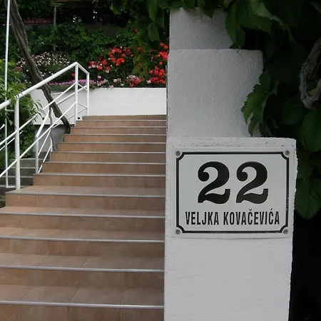 Luna Apartment *
