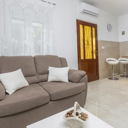 Apartment Luna Hvar Town