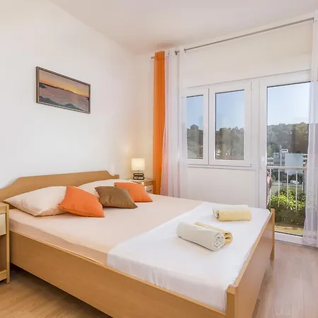 Luna Apartment *